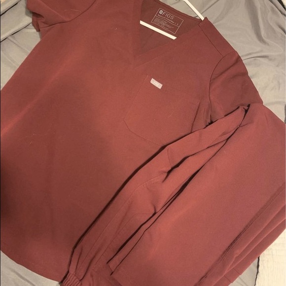 Figs Livingston (straight leg) scrub pant in wine - Picture 4 of 4